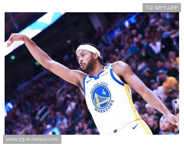 勇士两大核心闪耀全场！穆迪与波斯特联手限制布克，攻防全能稳固空间彰显冠军之风