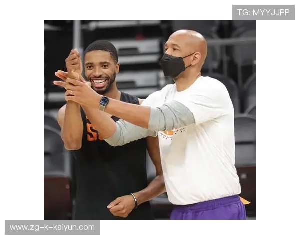 布克连线全队，太阳攻防转换见效